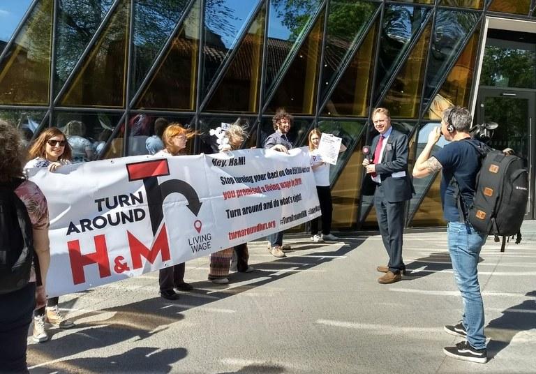 HM Stockholm01 Turn Around, H&M! Kampagne für Saubere Kleidung | Clean Clothes Campaign Germany