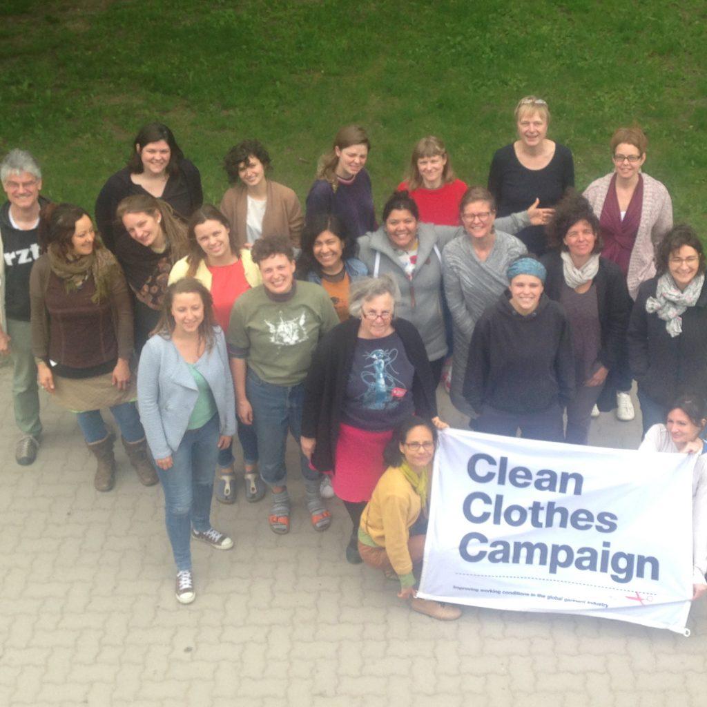 square 19 05 26 FairCademy Gruppenfoto klein Fünf Wochenenden in fünf Städten mit engagierten Menschen = 22 FairCademy-Absolvent*innen Kampagne für Saubere Kleidung | Clean Clothes Campaign Germany