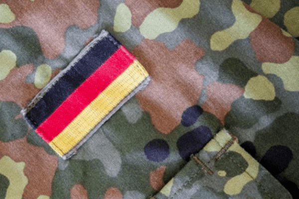 Naehen fuer die Bundeswehr Nähen für die Bundeswehr: Menschenrechtsverletzungen bei der öffentlichen Beschaffung Kampagne für Saubere Kleidung | Clean Clothes Campaign Germany