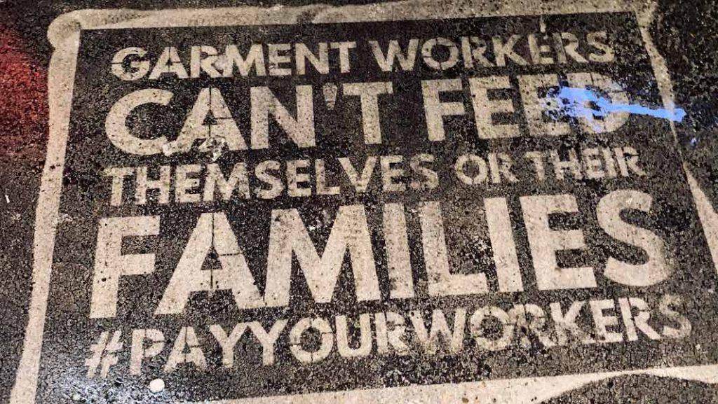 Modeunternehmen muessen Loehne fuer Arbeiter innen garantieren Modeunternehmen müssen Löhne für Arbeiter*innen garantieren! Bündnis startet Kampagne #PayYourWorkers Kampagne für Saubere Kleidung | Clean Clothes Campaign Germany