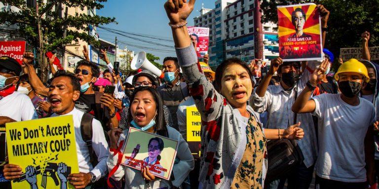 myanmar protests c nyan zay htet 1000 Im Kampf gegen das Militär und die Pandemie: Myanmars Textilarbeiterinnen weiterhin in extremer Notlage Kampagne für Saubere Kleidung | Clean Clothes Campaign Germany