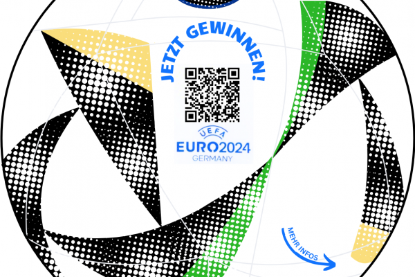 Auf der Vorderseite des Bierdeckels ist ein Fuball zu sehen, der dem adidas Ball für die EURO 2024 ähnelt.