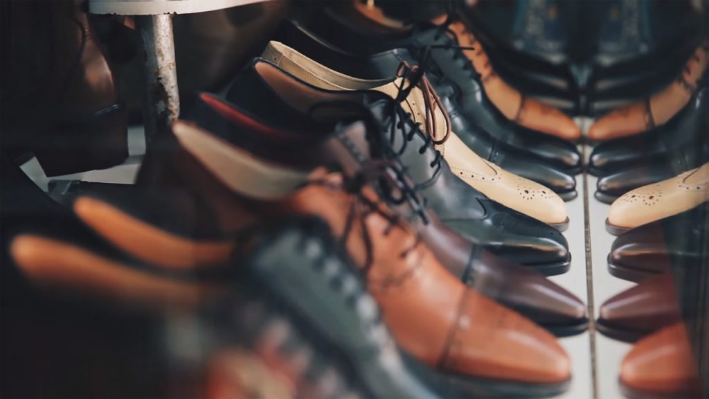 Schuhe Braun Pixabay Pexels Analyse 2 Jahre Deutsches Lieferkettengesetz Kampagne für Saubere Kleidung | Clean Clothes Campaign Germany