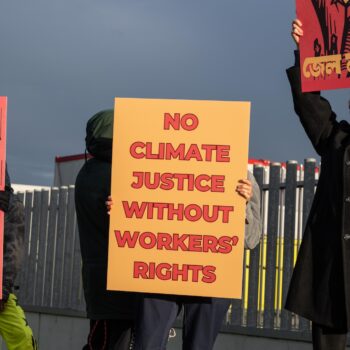 No Climate Justice Without Workers Rights c Savannah van den Roovaart copy Dieses Modesystem ist untragbar - Ein Textilgesetz muss Ausbeutung und Umweltzerstörung durch die Textilindustrie stoppen Kampagne für Saubere Kleidung | Clean Clothes Campaign Germany